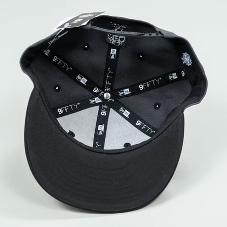 NEWERA・ニューエラ　  9FIFTY DOG TOWN ドッグタウン ロゴ グラファイト ブラックバイザー