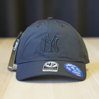 47BRAND フォーティーセブン キャップ 47 クリーンナップ ニューヨーク・ヤンキース brrr° 接触冷感 ブラック × ブラック トナルカラー