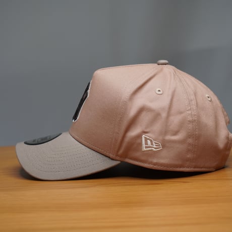 NEW ERA・ニューエラ 9FORTY A-Frame Mocha Mousse ニューヨーク・ヤンキース タイムレストープ/アッシュブラウン