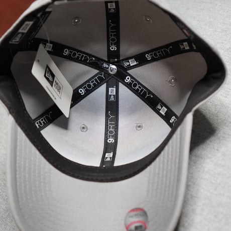 NEW ERA・ニューエラ　9FORTY MLB Woven Label ボストン・レッドソックス グレー