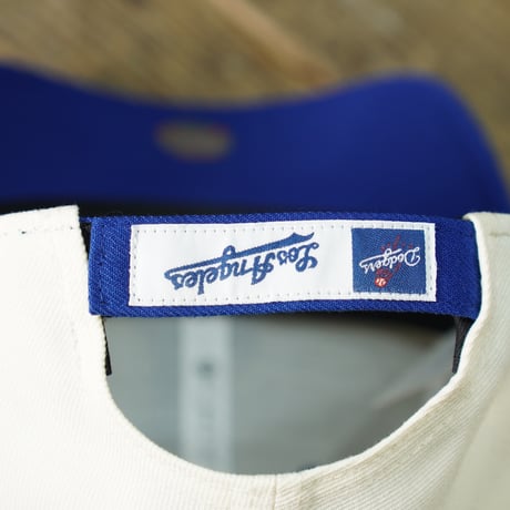NEW ERA・ニューエラ　9FORTY 2-Tone Woven Label ロサンゼルス・ドジャース クローム ロイヤルバイザー 14667830