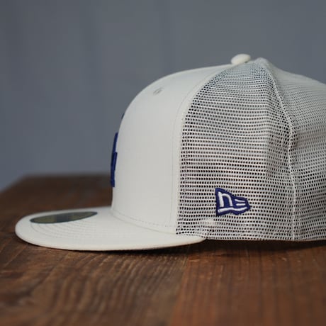 NEW ERA・ニューエラ　59FIFTY トラッカー Beautiful Beach ロサンゼルス・ドジャース クロームホワイト