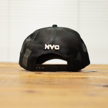 NEWERA・ニューエラ  9FORTY A-Frame トラッカー NYC チャンキーロゴ NEW ERA ブラック