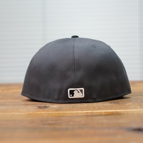 NEWERA・ニューエラ　59FIFTY Shadow ニューヨーク・ヤンキース ダークグラファイト ブラックバイザー