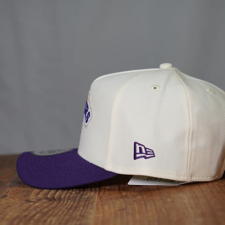 NEW ERA・ニューエラ 9FORTY A-Frame NBA Rhinestone ラインストーン ロサンゼルス・レイカーズ クローム パープルバイザー  14667876