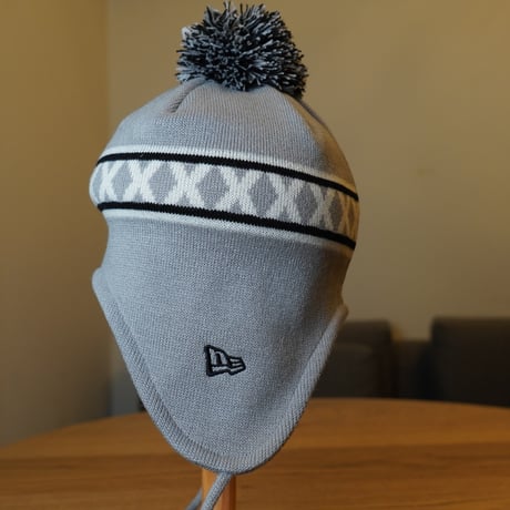 NEWERA・ニューエラ ポンポンニット イヤーフラップ Ear Flap Line ライトグレー 14312138