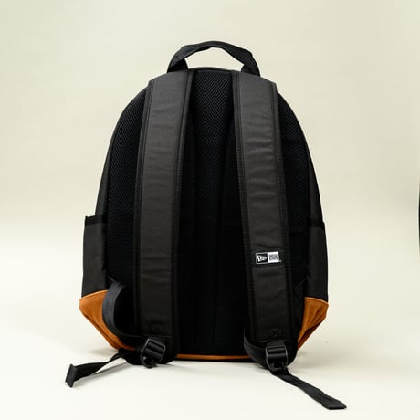 NEW ERA・ ニューエラ　スマートパック　ブラック × ブラウン スウェード（22L ）