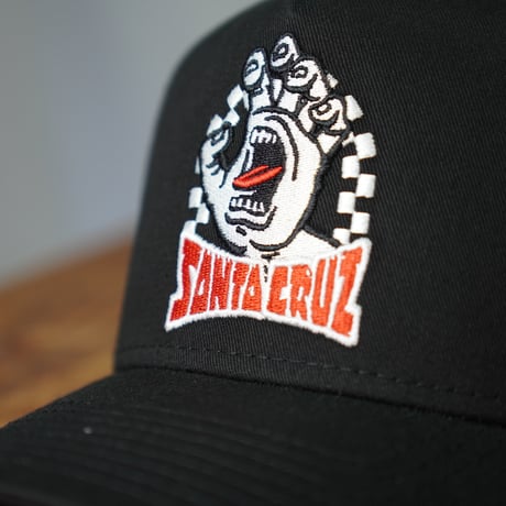 NEW ERA・ニューエラ　9FORTY A-Frame トラッカー SANTA CRUZ スクリーミングハンド ブラック