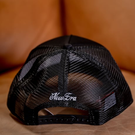 NEW ERA・ニューエラ　9FORTY A-Frame トラッカー Budweiser バドワイザー ラベルロゴ（ブラック）