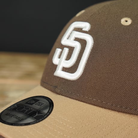 NEW ERA・ニューエラ　9FORTY 2-Tone Woven Label サンディエゴ・パドレス ウォルナット カーキバイザー 14667826