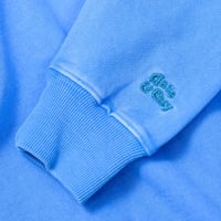 daze & easy ロゴ刺繍スウェット「THE DYE 顔料染め裏毛」DE SINGSMAN（ブルー）