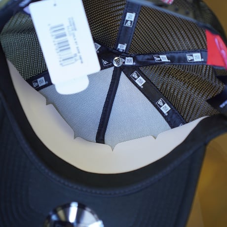 NEW ERA・ニューエラ 9FORTY A-Frame トラッカー Coca-Cola designed by Kosuke Kawamura コカ･コーラ ホワイト/ブラック