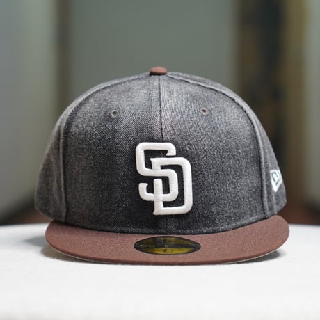 NEW ERA・ニューエラ　59FIFTY MLB Denim 2-Tone サンディエゴ・パドレス ウォッシュド ブラックデニム バーントウッドバイザー