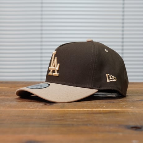 NEWERA・ニューエラ　9FORTY A-Frame Iced Latte ロサンゼルス・ドジャース ウォルナット キャメルバイザー