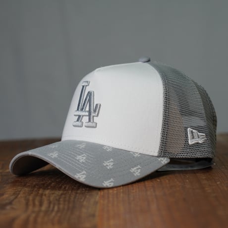 NEW ERA・ニューエラ　9FORTY A-Frame トラッカー MLB Jacquard ロサンゼルス・ドジャース グレー/ホワイト