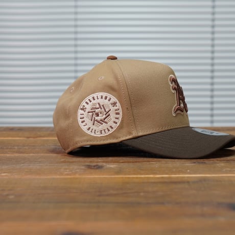 NEWERA・ニューエラ　9FORTY A-Frame Iced Latte オークランド・アスレチックス カーキ ウォルナットバイザー