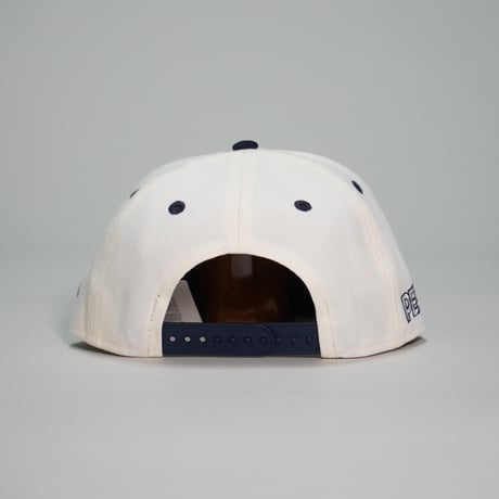 NEW ERA・ニューエラ　Youth 9FIFTY PEANUTS ピーナッツ フレンズ クロームホワイト ネイビーバイザー