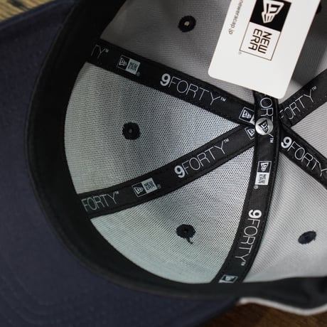 NEW ERA・ニューエラ　9FORTY 2-Tone Woven Label ニューヨーク・ヤンキース グレー ネイビーバイザー 14667828