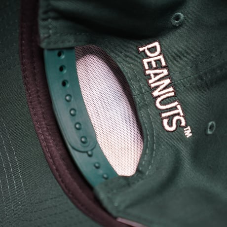 NEW ERA・ニューエラ　9FORTY A-Frame PEANUTS ピーナッツ スヌーピー ホワイト/ダークグリーン 14344535