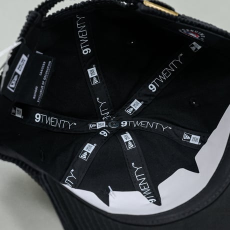 NEW ERA・ニューエラ　9TWENTY MLB Corduroy コーデュロイ シカゴ・ホワイトソックス（ブラック）