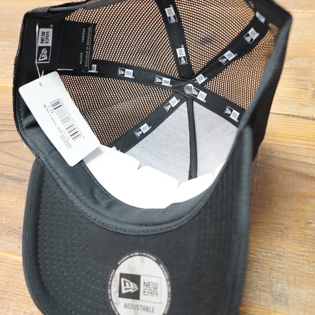 NEWERA・ニューエラ 9FORTY A-Frame トラッカー オーバルロゴ ブラック メッシュキャップ
