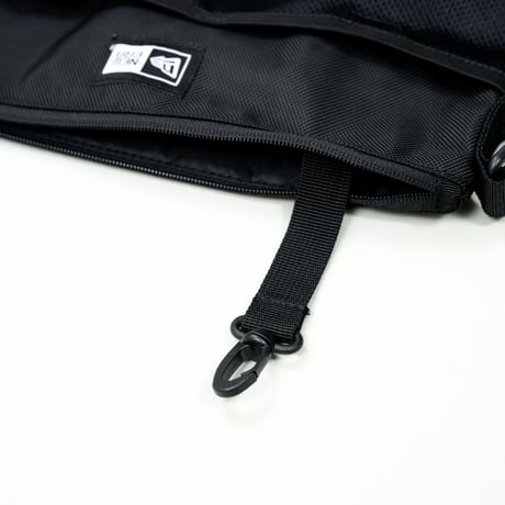 NEW ERA・ニューエラ　 サコッシュ　2.5L（ブラック）