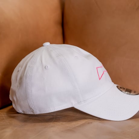 NEW ERA・ニューエラ　9TWENTY Budweiser バドワイザー ボウタイ アウトライン（ホワイト）