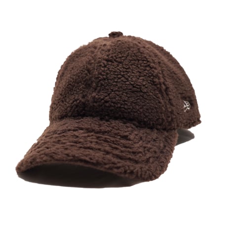 NEW ERA・ニューエラ　9TWENTY Boa Fleece ボアフリース（ブラウン）