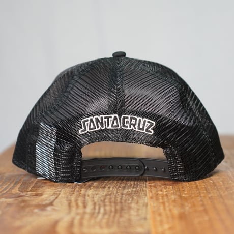 NEW ERA・ニューエラ　9FORTY A-Frame トラッカー SANTA CRUZ スクリーミングハンド ブラック