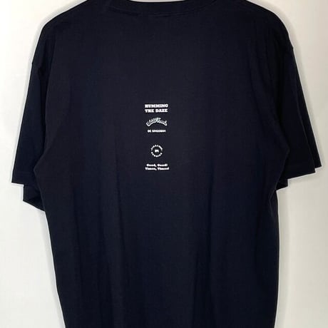 DE SINGSMAN　DAZE INN Tee（ブラック）