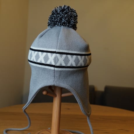 NEWERA・ニューエラ ポンポンニット イヤーフラップ Ear Flap Line ライトグレー 14312138