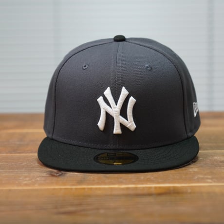 NEWERA・ニューエラ　59FIFTY Shadow ニューヨーク・ヤンキース ダークグラファイト ブラックバイザー