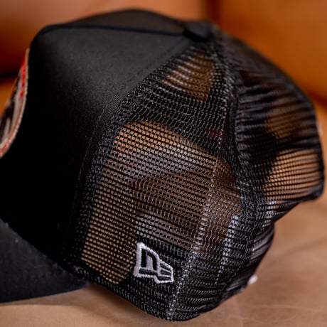 NEW ERA・ニューエラ　9FORTY A-Frame トラッカー Budweiser バドワイザー アンハイザーロゴ（ブラック）
