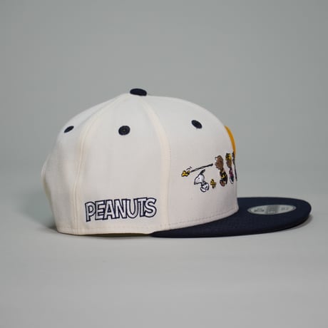 NEW ERA・ニューエラ　Youth 9FIFTY PEANUTS ピーナッツ フレンズ クロームホワイト ネイビーバイザー