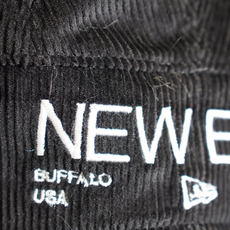 NEW ERA・ニューエラ　トラッパー コーデュロイ　The Trapper CORDUROY  NEW ERA ロゴ ブラック（Lサイズ）