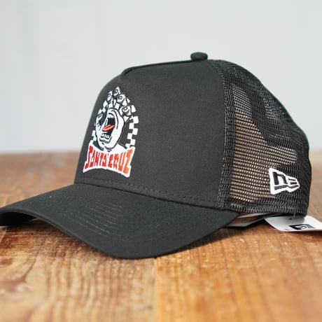 NEW ERA・ニューエラ　9FORTY A-Frame トラッカー SANTA CRUZ スクリーミングハンド ブラック