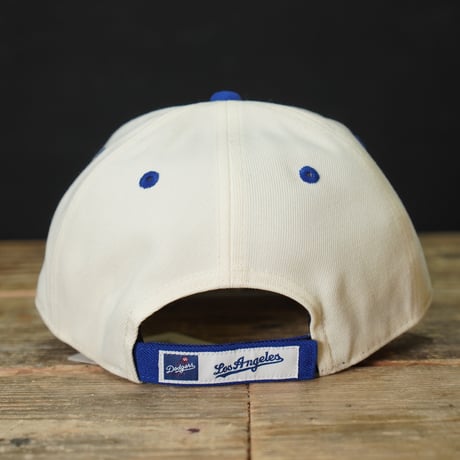 NEW ERA・ニューエラ　9FORTY 2-Tone Woven Label ロサンゼルス・ドジャース クローム ロイヤルバイザー 14667830