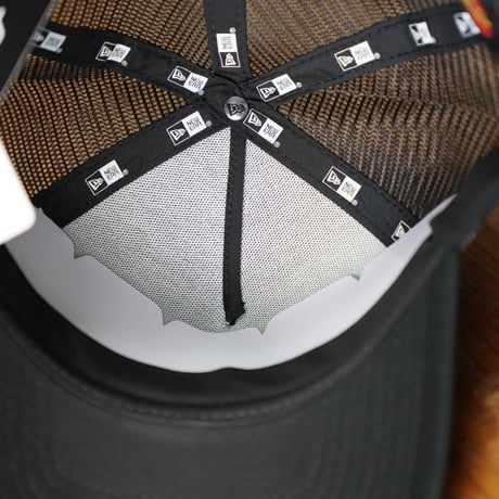NEW ERA・ニューエラ　9FORTY A-Frame トラッカー SANTA CRUZ スクリーミングハンド ブラック