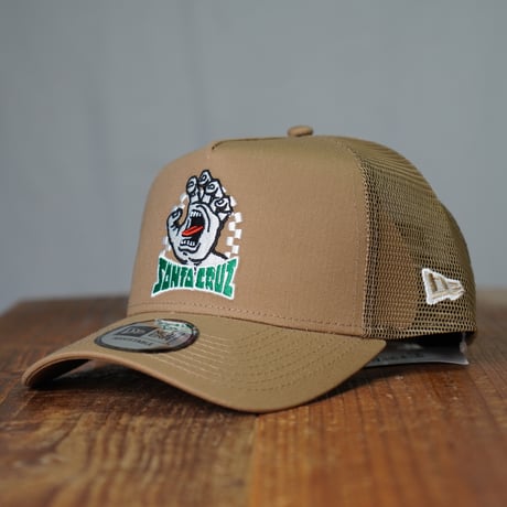 NEW ERA・ニューエラ　9FORTY A-Frame トラッカー SANTA CRUZ スクリーミングハンド カーキ