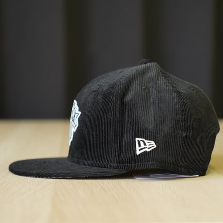 NEW ERA・ニューエラ 9FIFTY NBA Black and White コーデュロイ ニューヨーク・ニックス ブラック