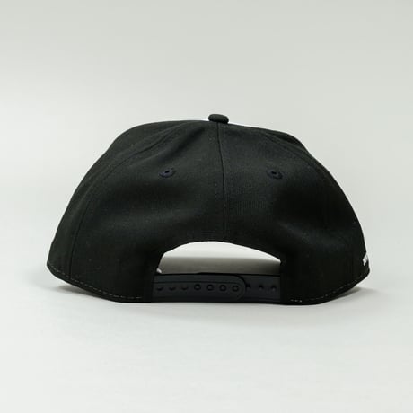 NEW ERA・ニューエラ　9FORTY A-Frame JEAN MICHEL BASQUIAT ジャン=ミシェル・バスキア PARIS（ホワイト/ブラック）