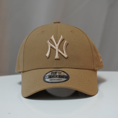 NEW ERA・ニューエラ 9FORTY Tonal Logo ニューヨーク・ヤンキース カーキ