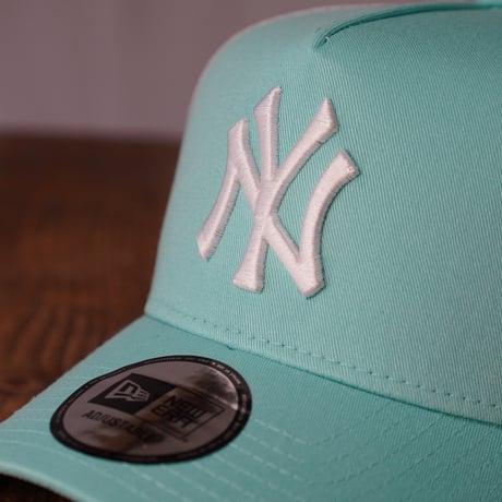 NEW ERA・ニューエラ　9FORTY A-Frame トラッカー MLB Mesh Embroidery ニューヨーク・ヤンキース ブルーティント/ホワイト