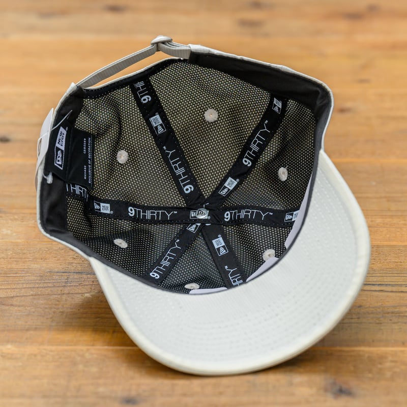 NEW ERA 9THIRTY ホワイトキャップ 9THIRTY オールオーバー グラフィティ マルチロゴ ホワイト