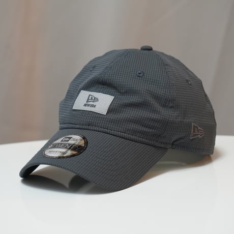 NEW ERA・ニューエラ 9TWENTY Dot Air ウーブンパッチ ダークグレー｜パフォーマンスアパレル