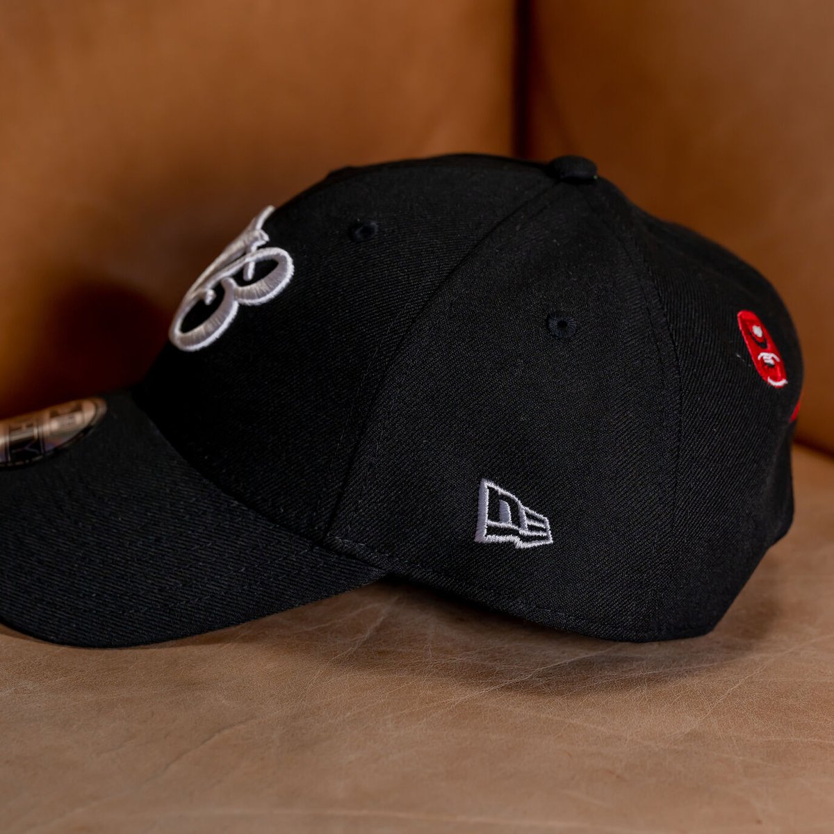 NEW ERA・ニューエラ 9FORTY Budweiser バドワイザー Bロゴ（ブラック）