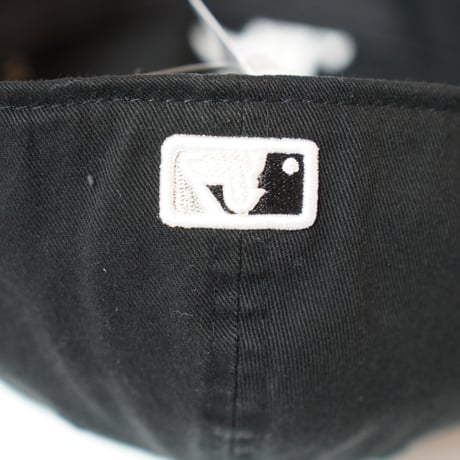 NEW ERA・ニューエラ 29TWENTY MLB シカゴ・ホワイトソックス ブラック スノーホワイト 13059424