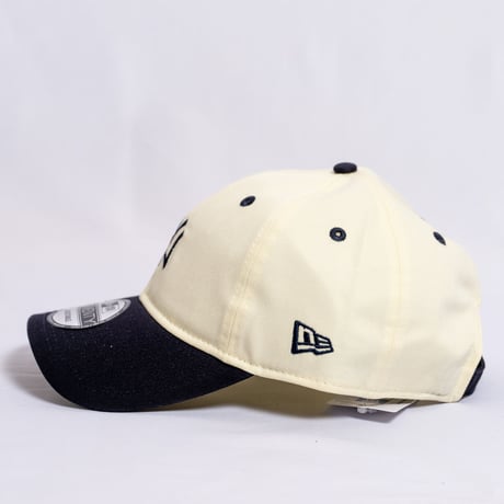 NEW ERA・ニューエラ　 9TWENTY MLB Side Logo ニューヨーク・ヤンキース ミニロゴ（クロームホワイト・ネイビーバイザー）