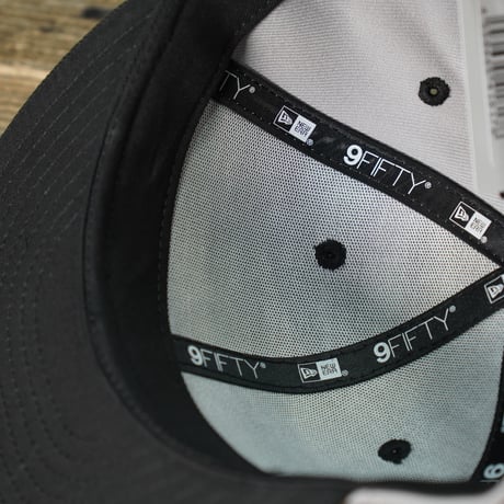 NEW ERA・ニューエラ　9FIFTY ちびまる子ちゃん ボックスロゴ まる子 グレー ブラックバイザー 14693336