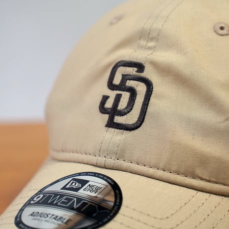 NEW ERA・ニューエラ 9TWENTY Typewriter コットンタイプライター サンディエゴ・パドレス ベージュ